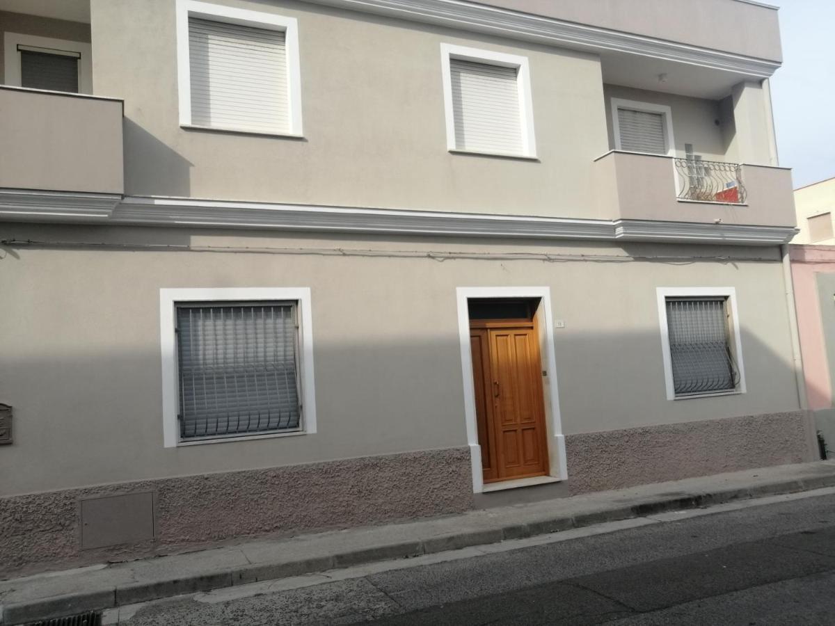 Ginny'S Room Quartu SantʼElena Exterior foto